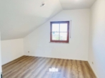 Schlafzimmer - Renovierte 3-Zimmer Wohnung mit Balkon