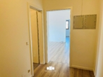 Flur - Renovierte 3-Zimmer Wohnung mit Balkon