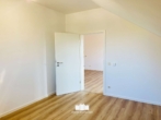 Schlafzimmer - Renovierte 3-Zimmer Wohnung mit Balkon
