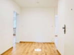 Eingangsbereich - Neu renovierte 3-Zimmer Wohnung mit Einbauküche