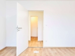 Schlafzimmer 2 - Neu renovierte 3-Zimmer Wohnung mit Einbauküche