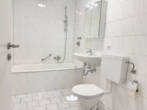 Badezimmer - Neu renovierte 3-Zimmer Wohnung mit EBK und Balkon