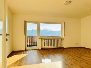 Neu renovierte 3-Zimmer Wohnung mit EBK und Balkon, 94034 Passau, Etagenwohnung