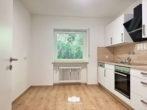 Küche - Neu renovierte 3-Zimmer Wohnung mit EBK und Balkon