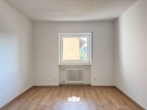 Schlafzimmer 2 - Neu renovierte 3-Zimmer Wohnung mit EBK und Balkon